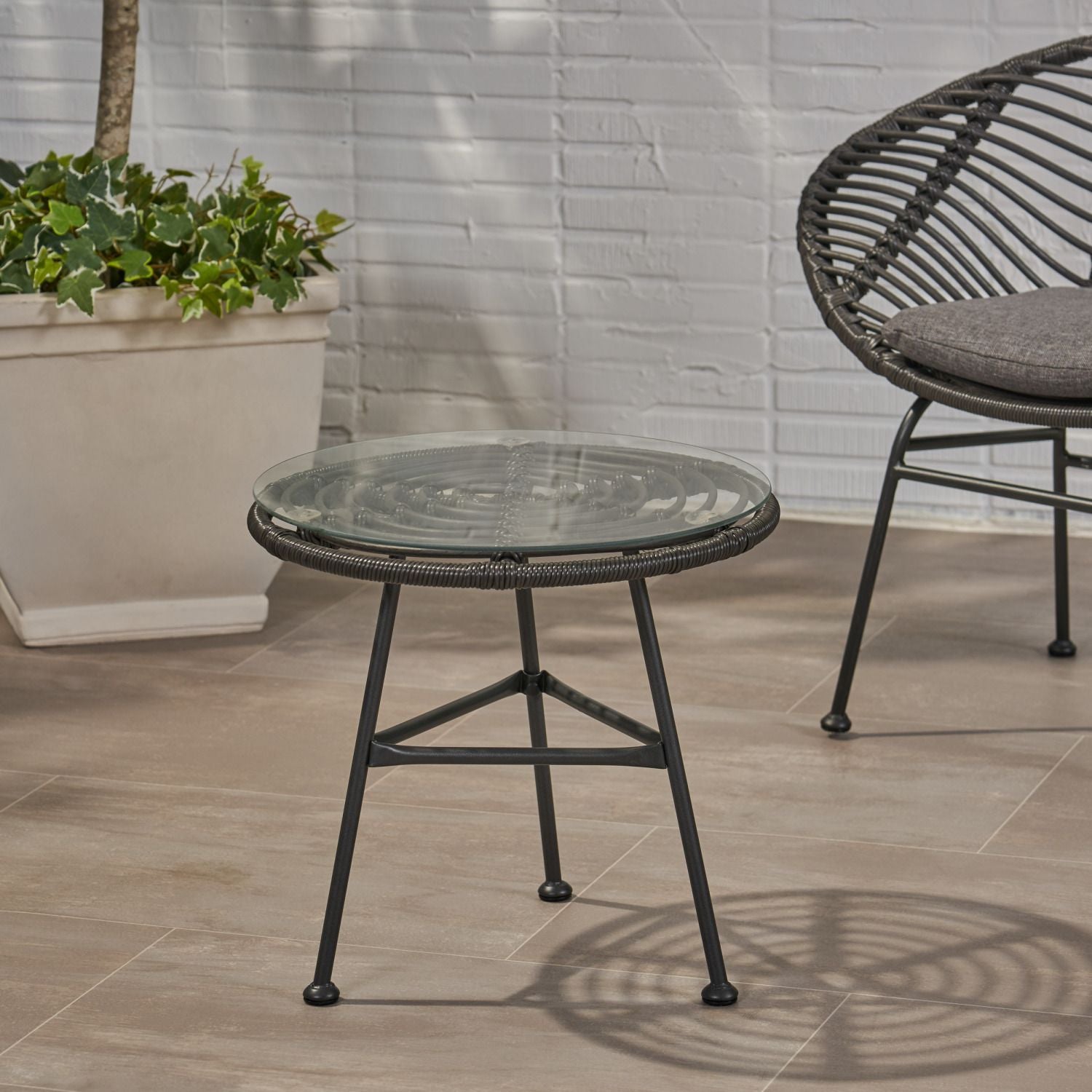 Orlando Outdoor Glass Top Faux Rattan Side Table,Tempered Glass Top End Table for Balcony Porch Deck