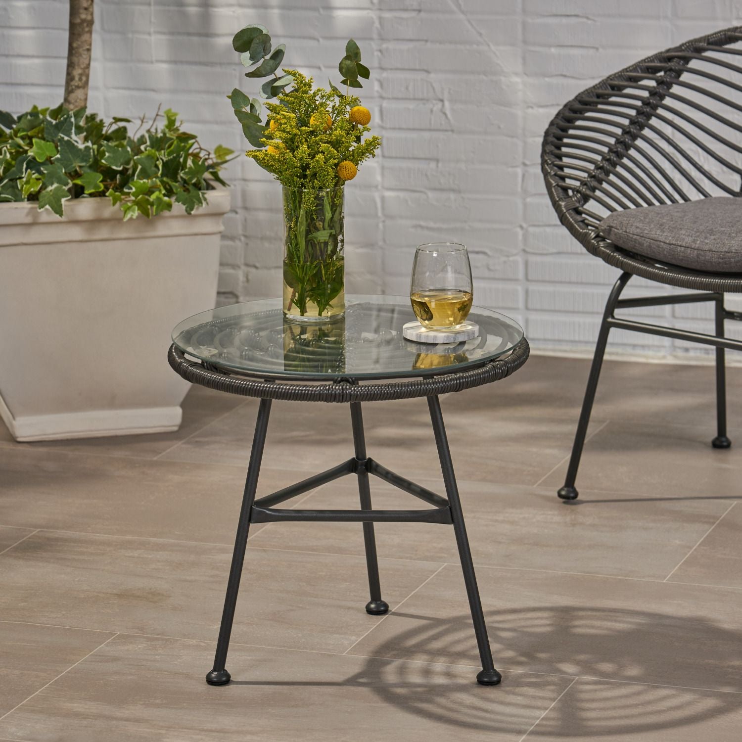 Orlando Outdoor Glass Top Faux Rattan Side Table,Tempered Glass Top End Table for Balcony Porch Deck