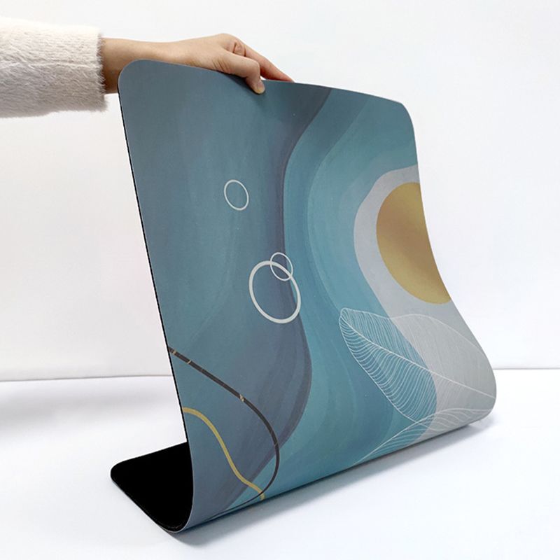 555885961