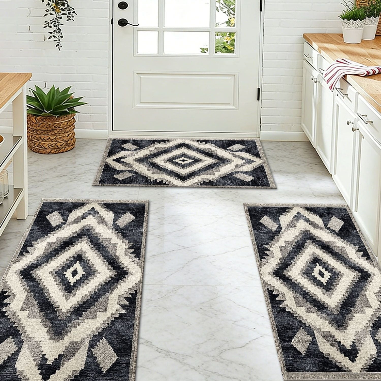 555878161