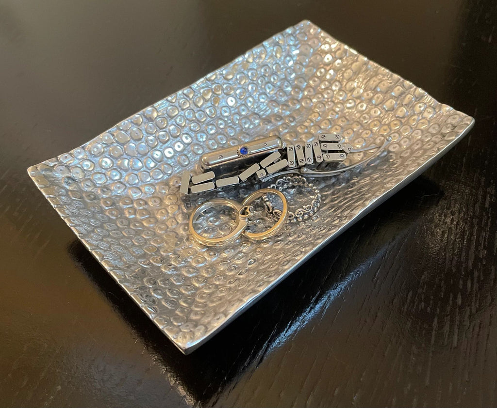 555897951